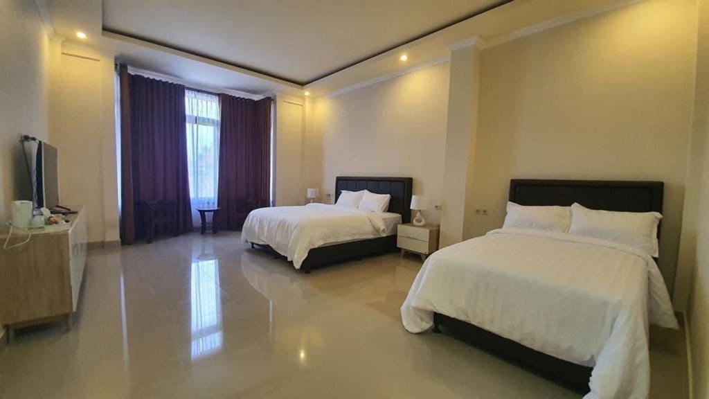 Grand Puri Hotel Batununggul Exterior photo